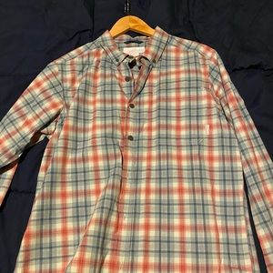 Great condition Columbia Shirt- Men’s Medium
